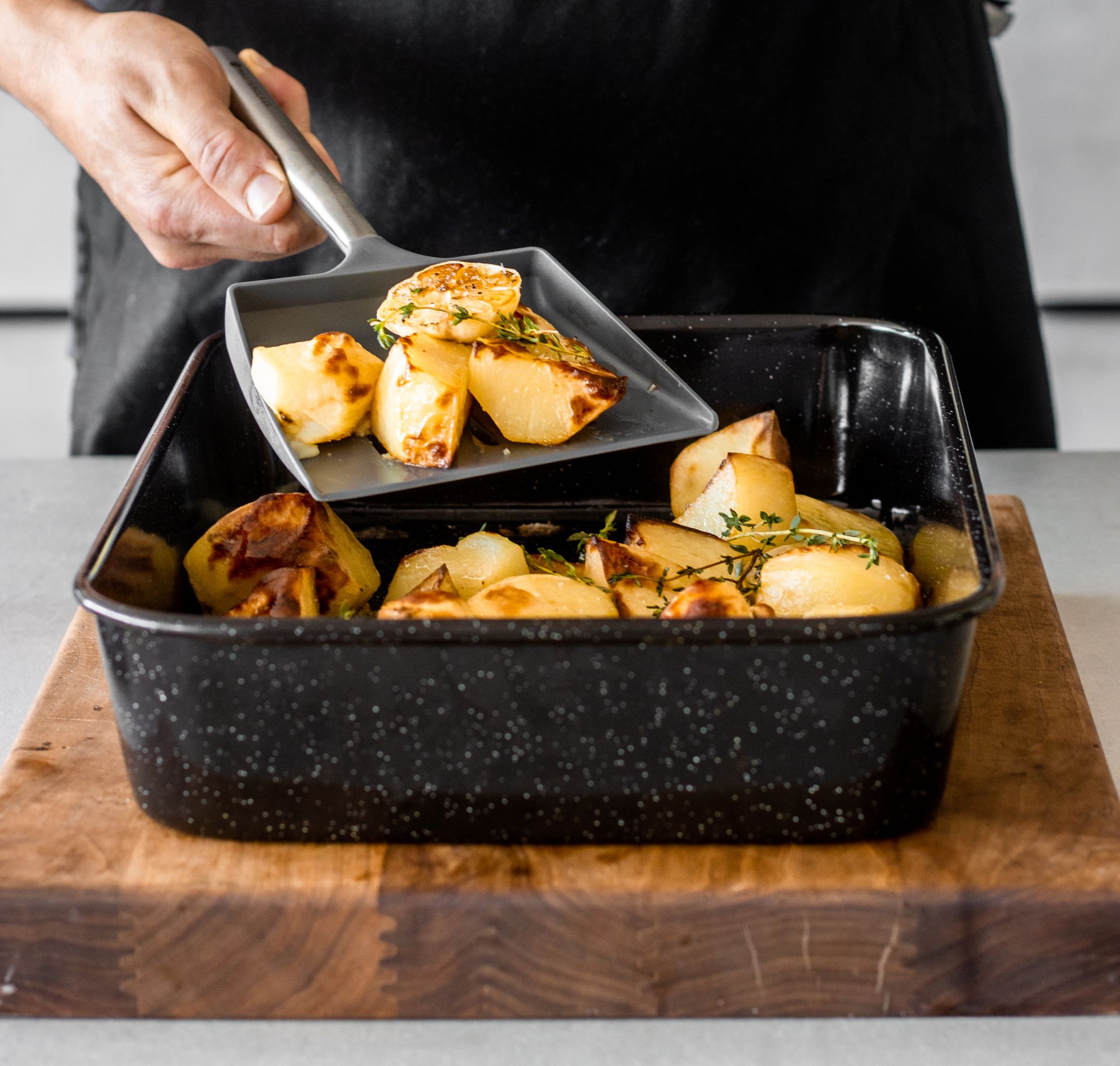 MasterCraft Pro Vitreous Enamel Roasting Pan 40x28cm